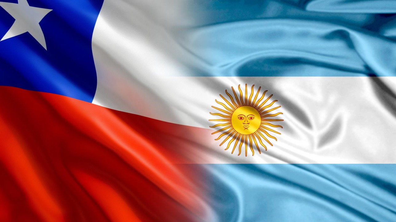 a atual situação política no Chile e as eleições na Argentina acontecidas neste domingo.